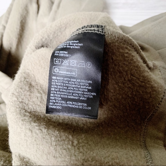 DIVIDED | H&M Cropped Hoodie - Picture 4 of 5